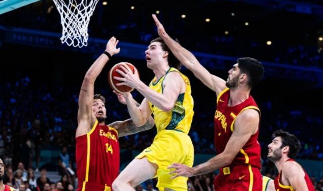 开云入口教程-46个篮板统治内线 澳大利亚将西班牙逼上悬崖